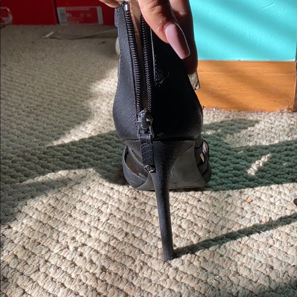 Heeels!!! - Picture 6 of 9